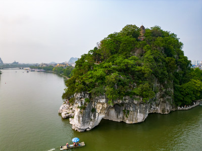 广西桂林漓江象鼻山景区航拍图