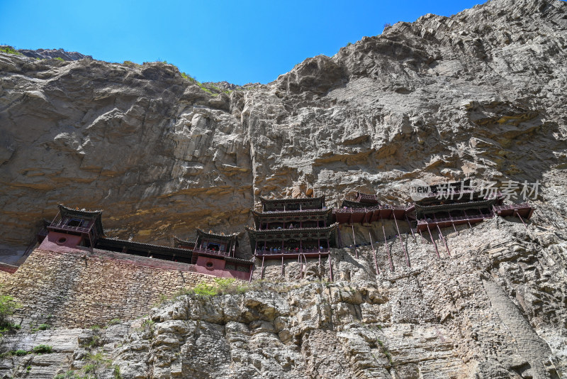 远眺山西悬空寺 建筑与自然的完美融合