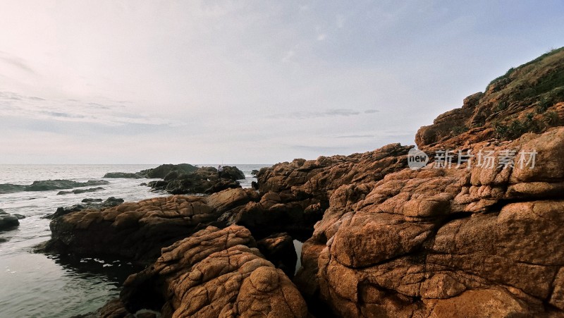 清水湾巨大被风浪侵蚀的礁石群