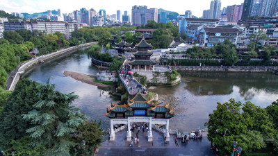 贵州贵阳南明河甲秀楼地标建筑航拍图