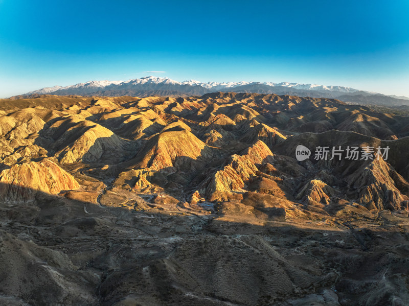 新疆百里丹霞风景区