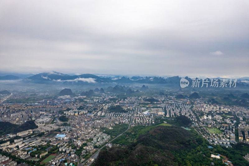 广西桂林城市清晨迷雾云海风景航拍摄影图