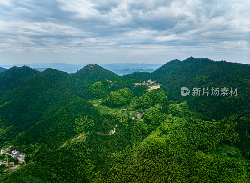 航拍天姥山自然风光