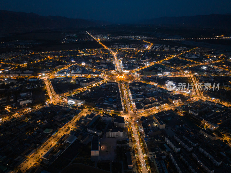 航拍新疆伊犁特克斯八卦城夜景