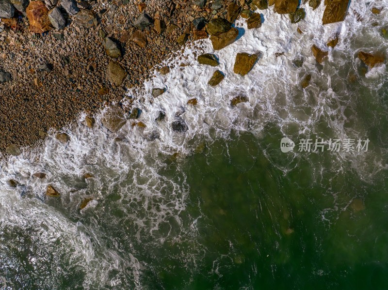 航拍夏季广东汕头南澳岛栈桥礁石海岸风光