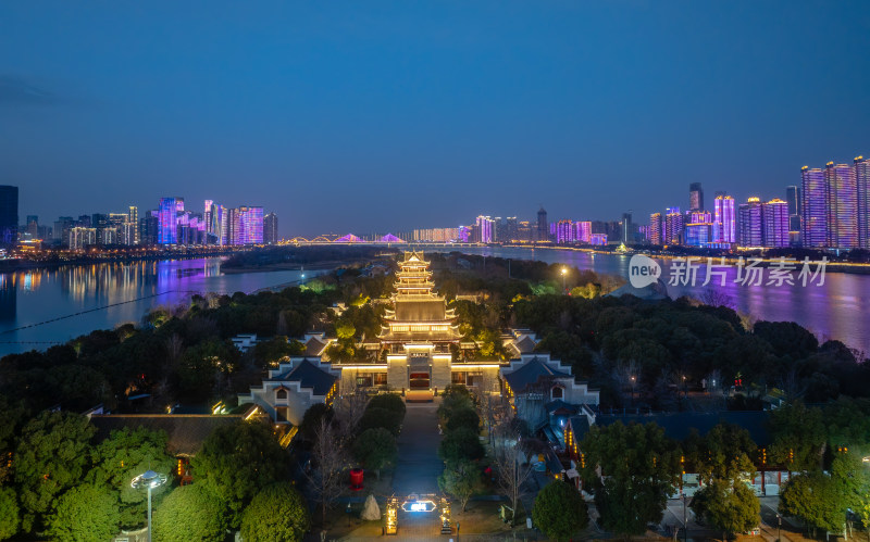 长沙橘子洲江天暮雪景区夜景