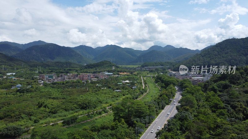 航拍广东省东莞市清溪镇蓝天白云城市风光