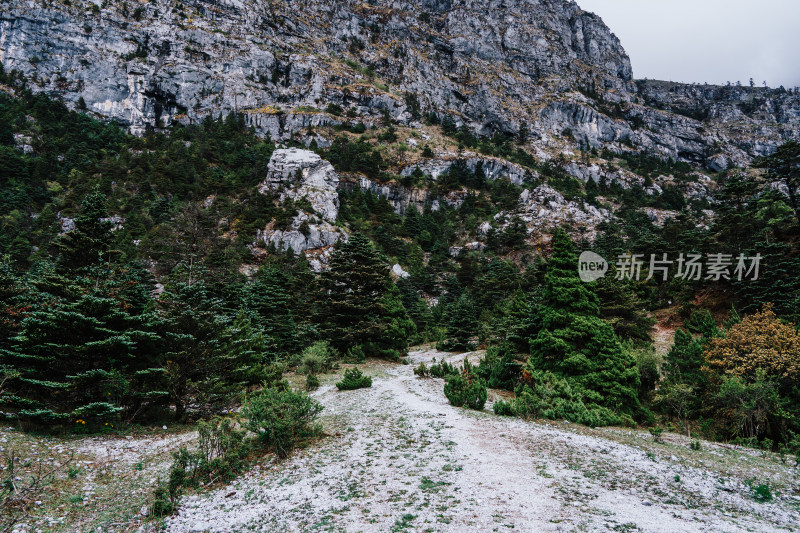 丽江玉龙雪山干河坝山脊线