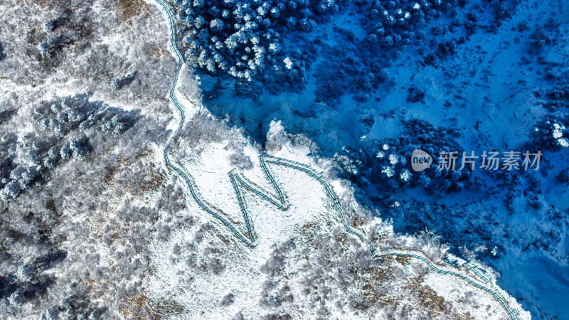 成都西岭雪山景区的阴阳界航拍特写