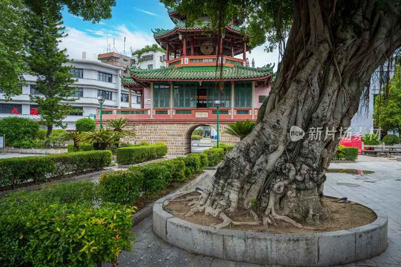 夏季白天广东揭阳著名景点进贤门城楼风光