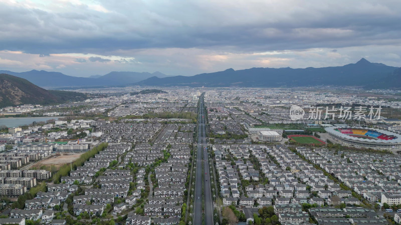 航拍云南丽江城市大景香格里拉大道