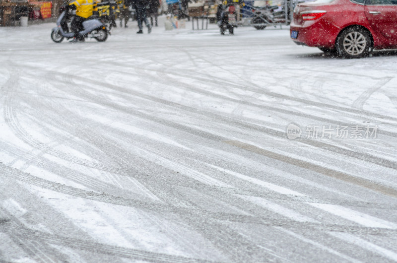 雪后的路面