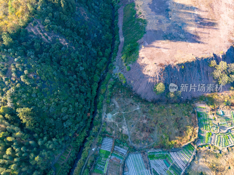 航拍大山乡村公路农田