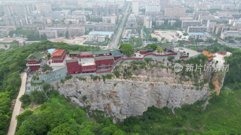 航拍湖北襄阳真武山