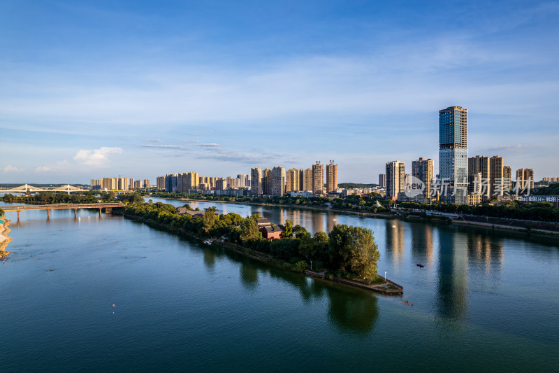 湖南衡阳湘江东洲岛夏日城市风光航拍