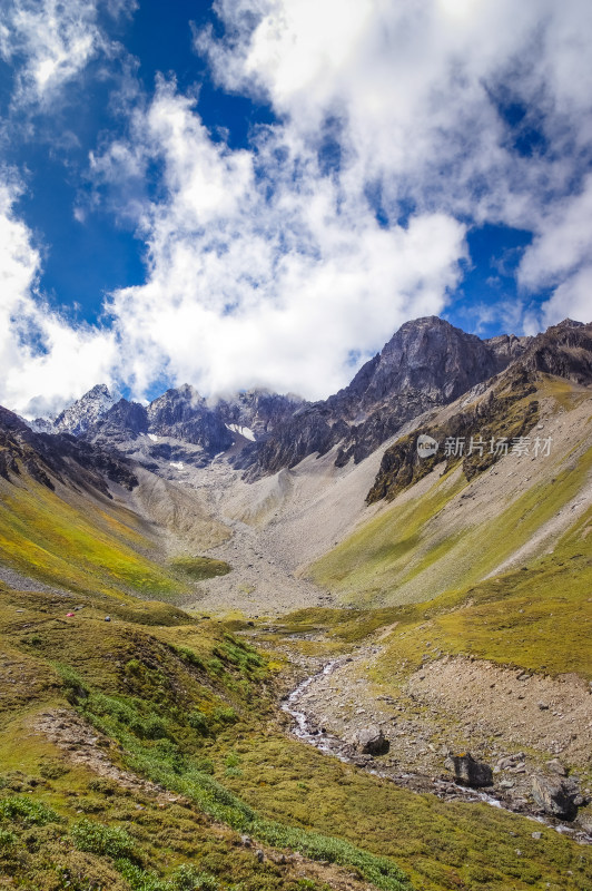 宏伟的山川山脉高山自然风景