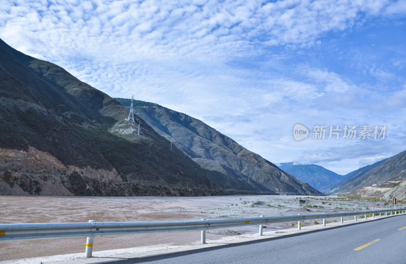 川藏交界318国道金沙江