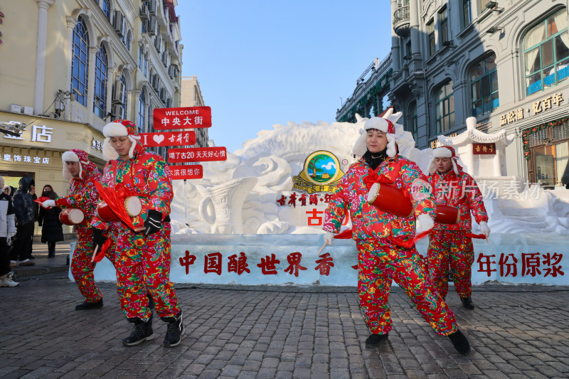 中央大街上的民俗表演