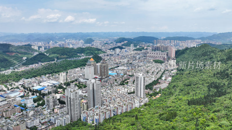 贵州兴义市  山谷中的高层住宅群