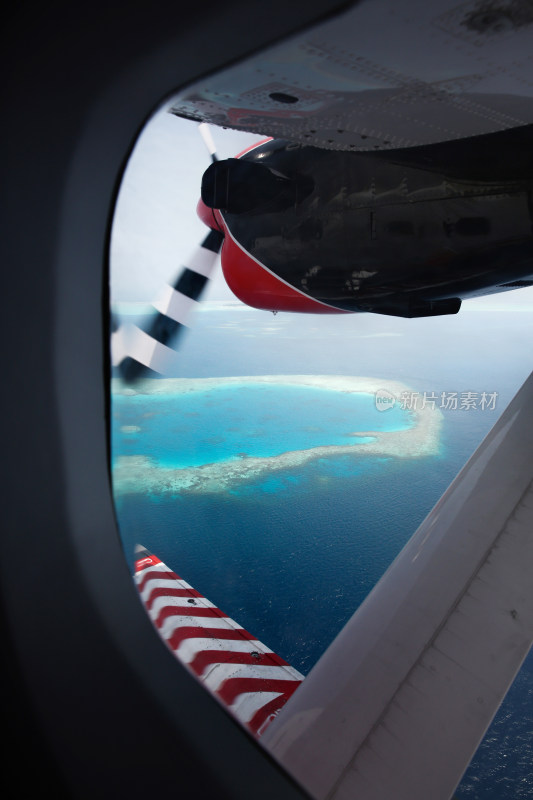 从飞机上俯瞰马尔代夫风光