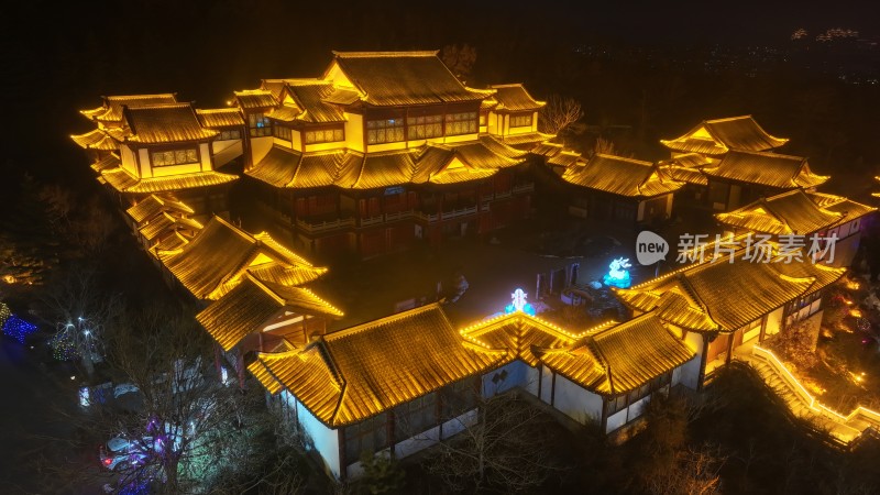 航拍山东威海华夏城景区春节花灯打铁花