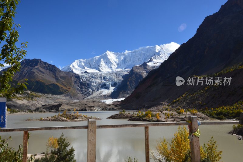 米堆冰川，然乌湖风景