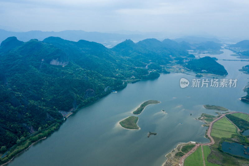 浦阳江两岸的自然风光