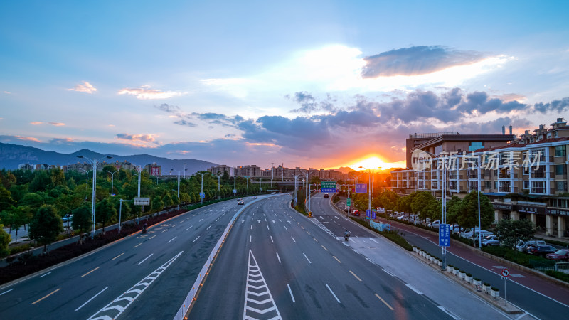 广福路车流