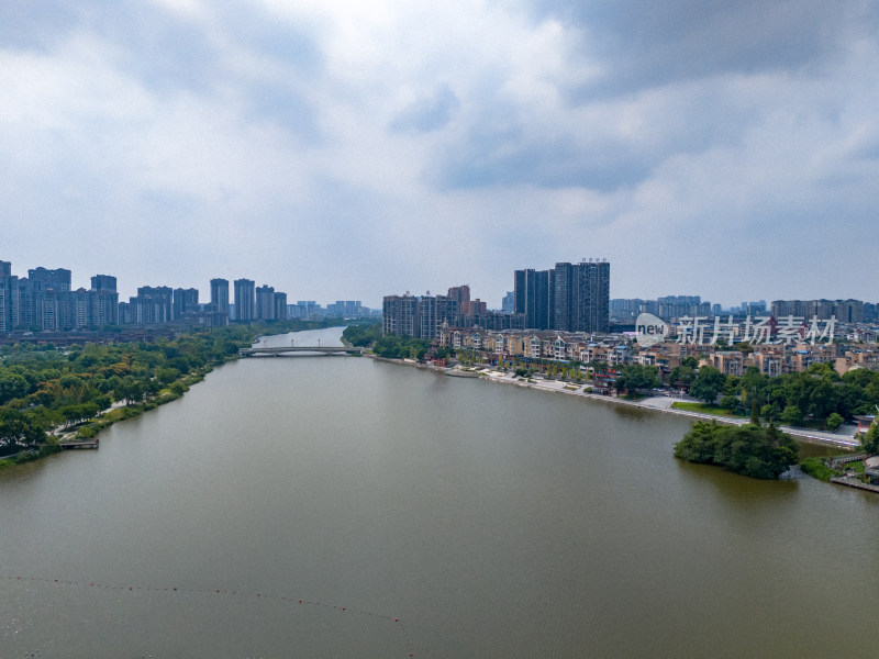 眉山远景楼河流周边风景航拍图