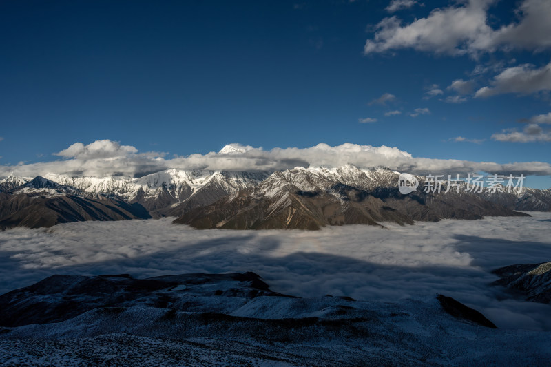 四川甘孜州子梅垭口云海贡嘎雪山日落日出