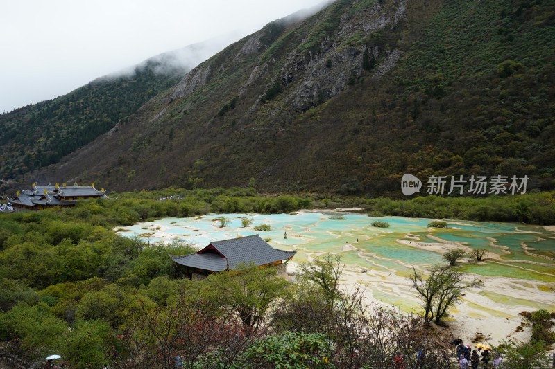 四川阿坝藏族羌族自治州黄龙风景区