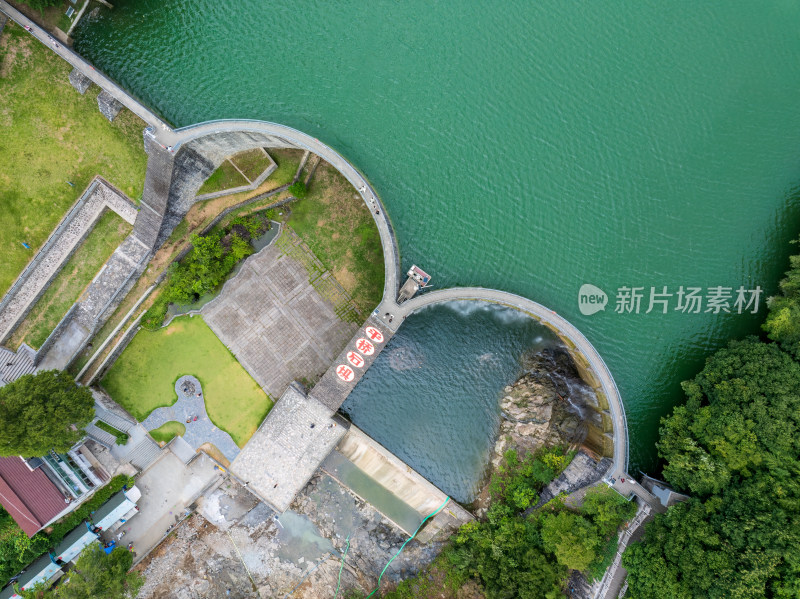 夏季白天航拍常州溧阳天目山平桥石坝风光