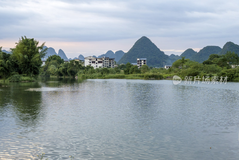 阳朔遇龙河风光