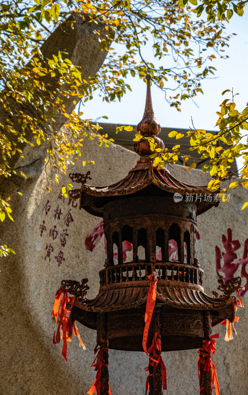 峄山南天门山神庙山神庙秋色景观