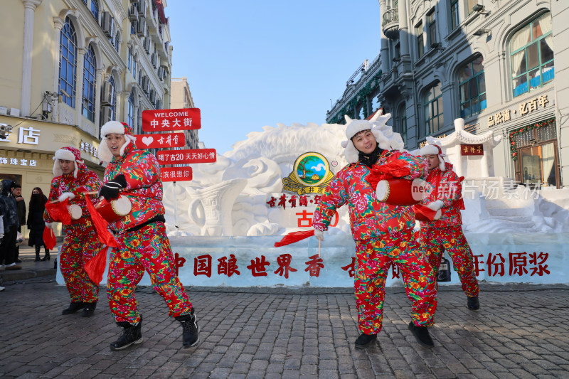 中央大街上的民俗表演