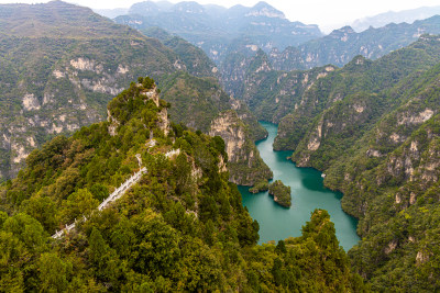 航拍峰林峡山水风光全景