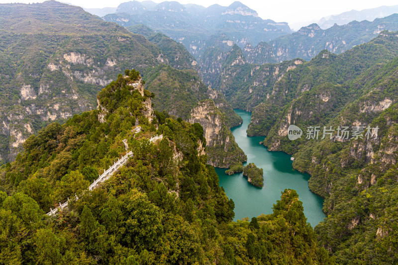 航拍峰林峡山水风光全景