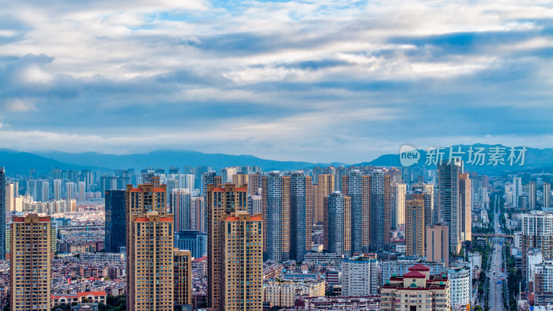 云南昆明主城区高楼清晨航拍