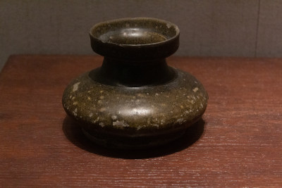 黑瓷唾壶Black Porcelain Spittoon