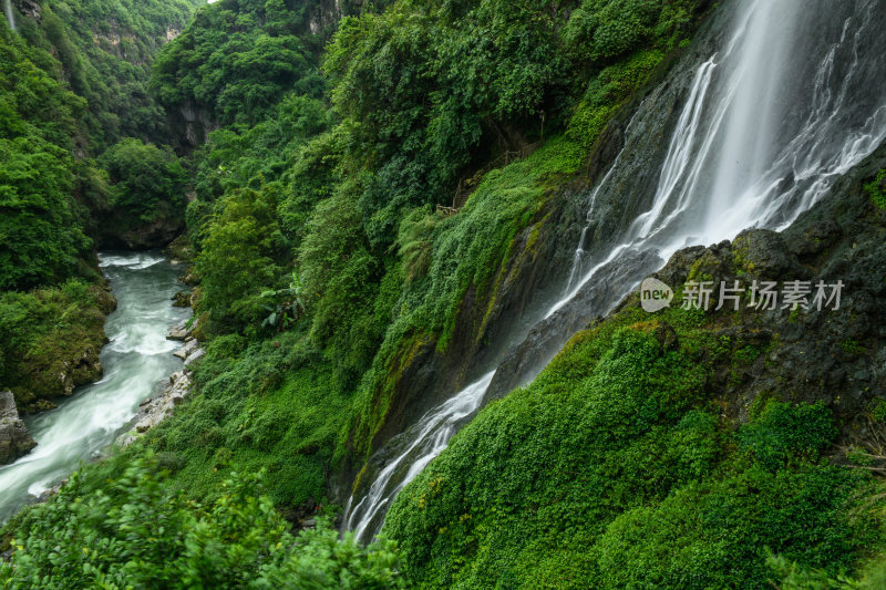 峡谷山川瀑布水流奔腾大自然风光