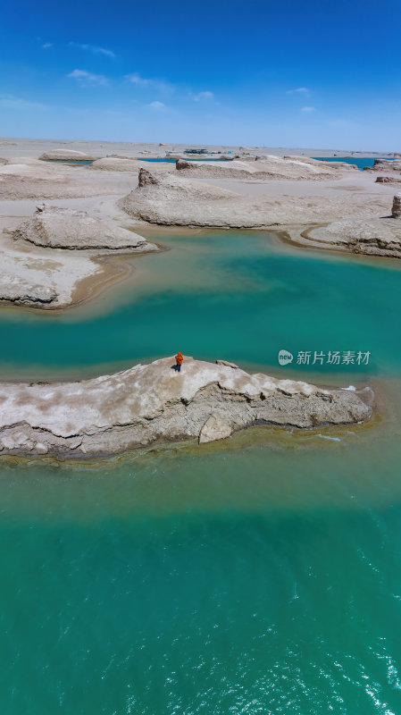 青海海西州乌素特水上雅丹奇异地貌高空航拍