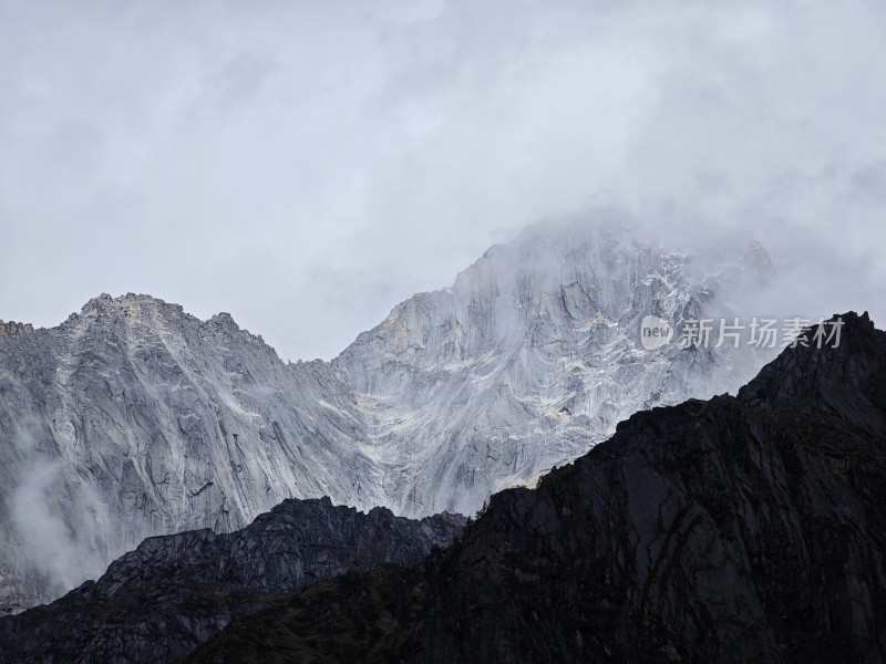 四姑娘山