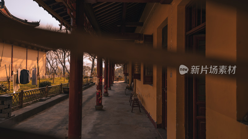 湖州万寿禅寺庙古建筑内部