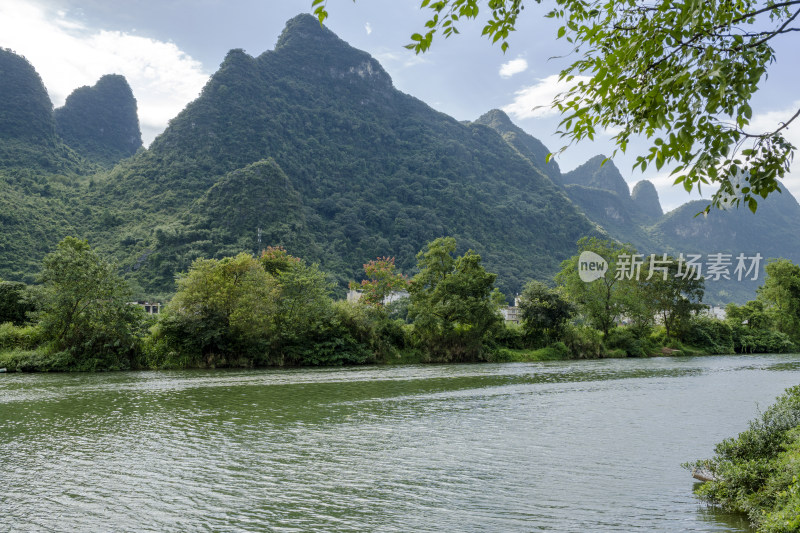 阳朔遇龙河风光