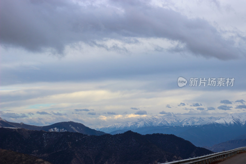 西藏昌都地区G318川藏公路沿途山川风光