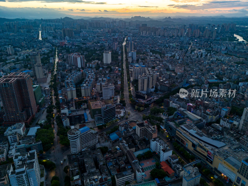 玉林城市建设蓝天白云航拍图