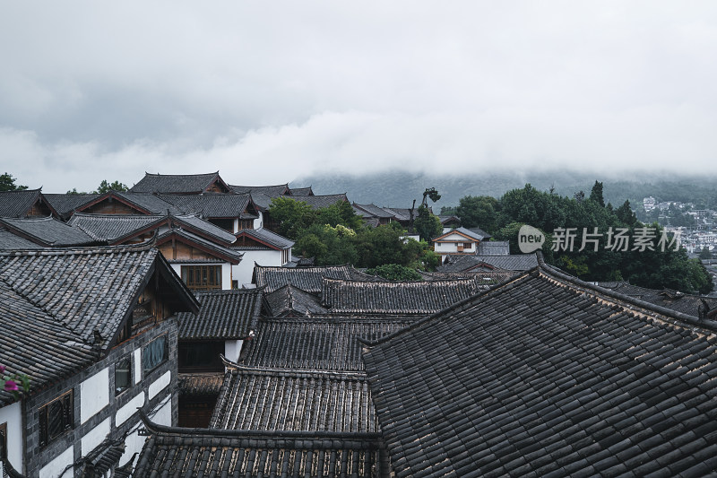 航拍丽江古城建筑屋外观