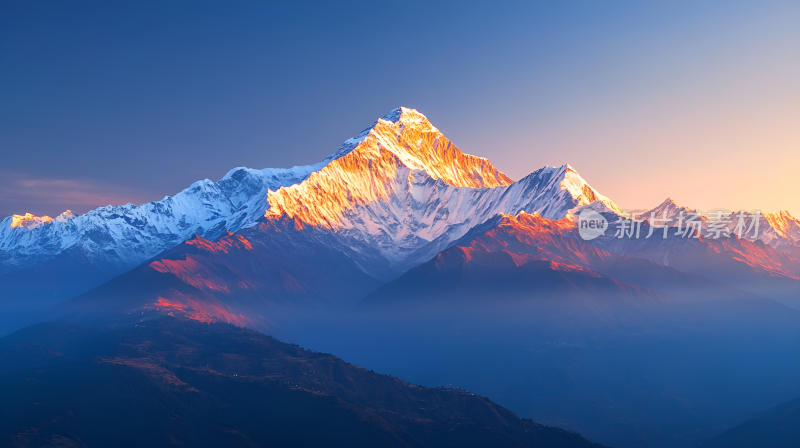 日照金山雪山风景壁纸