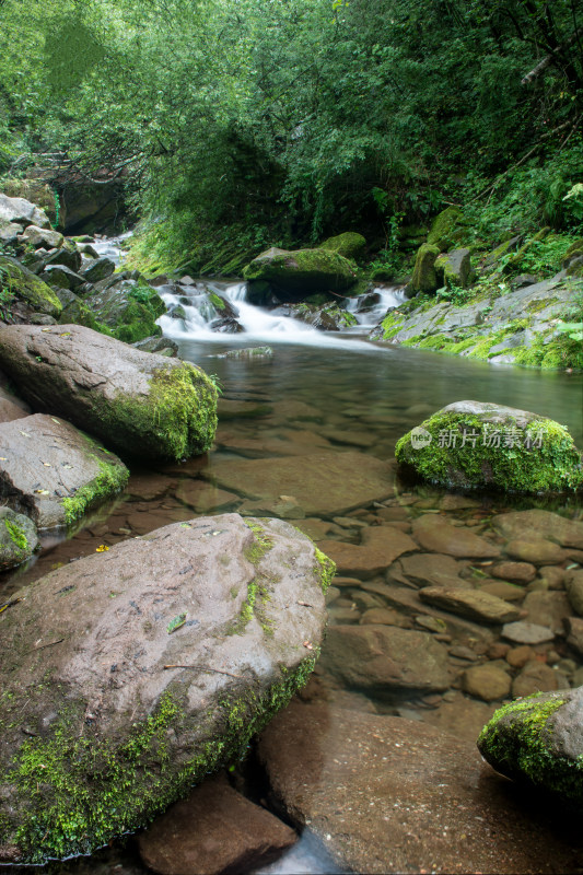宁夏六盘山国家森林公园绿色生态瀑布风光