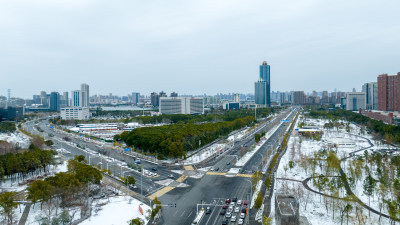 武汉东西湖区金山大道下雪雪景